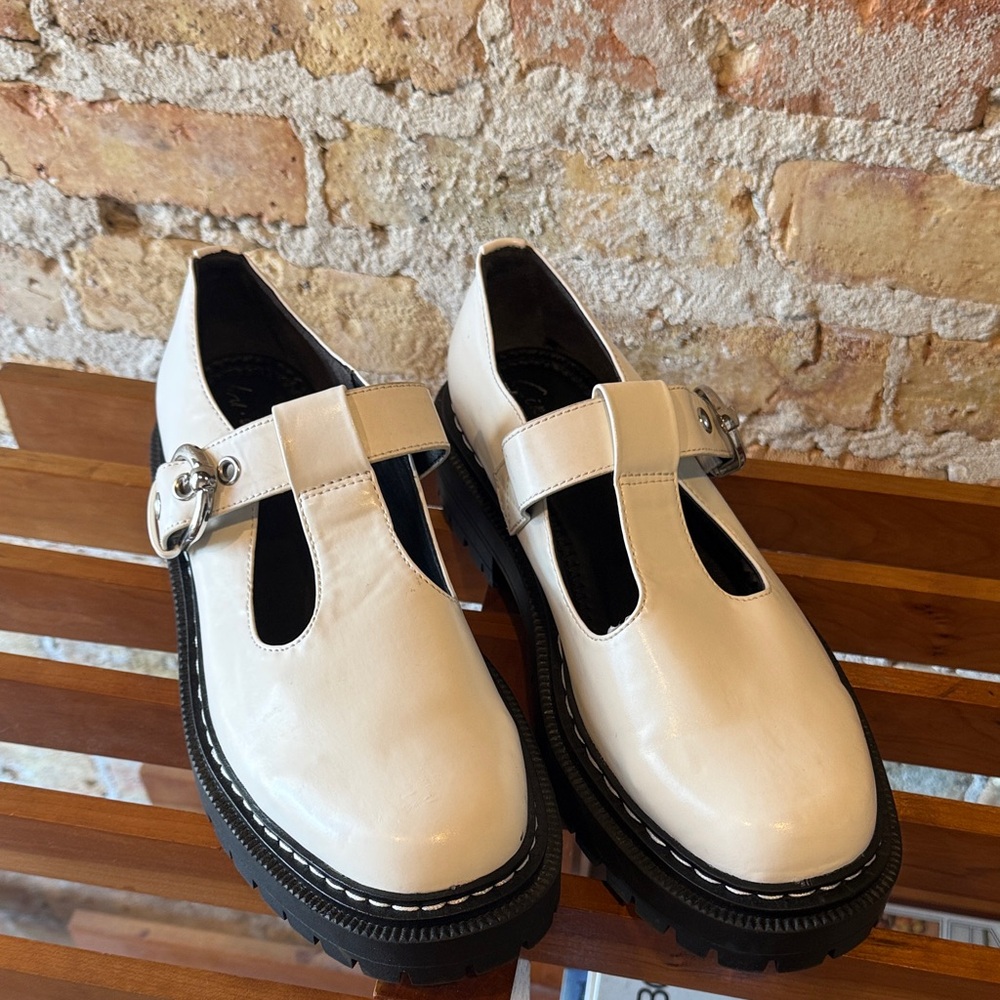 White Platform T-Strap MaryJane shoe 9.5 Sam Edelman Circus NY